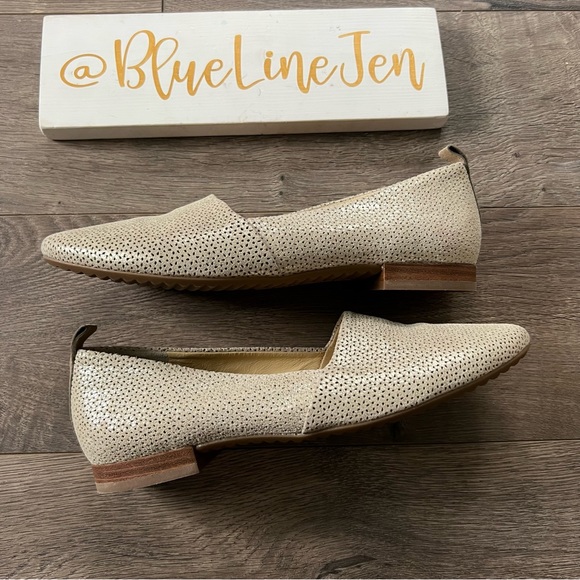 Paul Green Lenny Perforated Gold Loafers NWOT - Picture 3 of 7